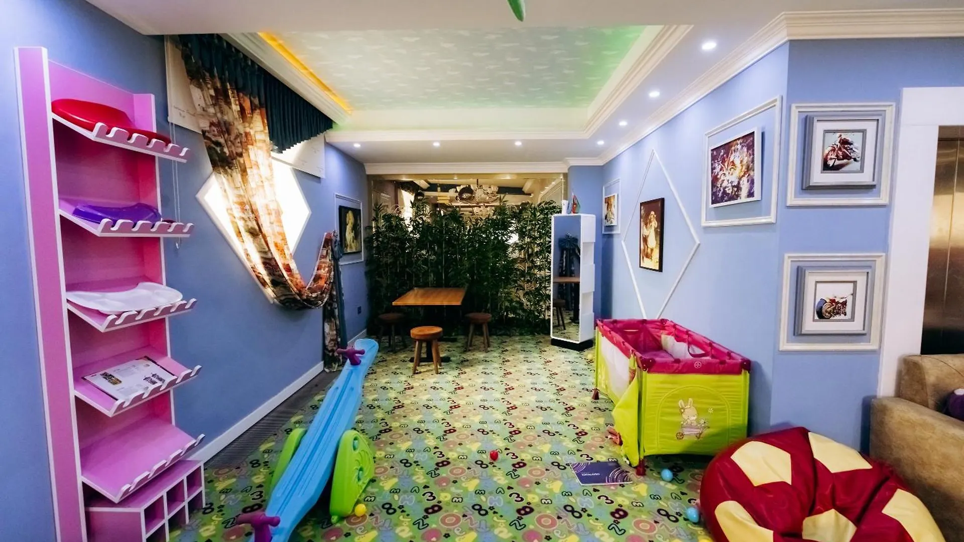 Mariana Trench Hotel Baku Azerbaijan