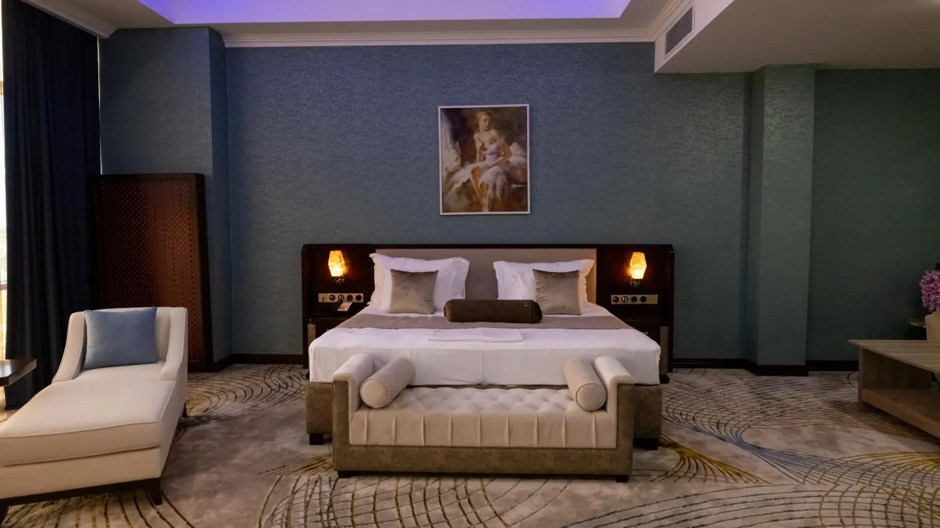 Mariana Trench Hotel Baku 5*,